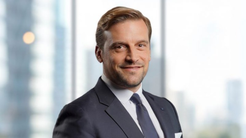 Representasi Direktur Allianz Alexander Grenz yang mendorong inovasi asuransi digital agar mudah diakses oleh semua kalangan masyarakat.